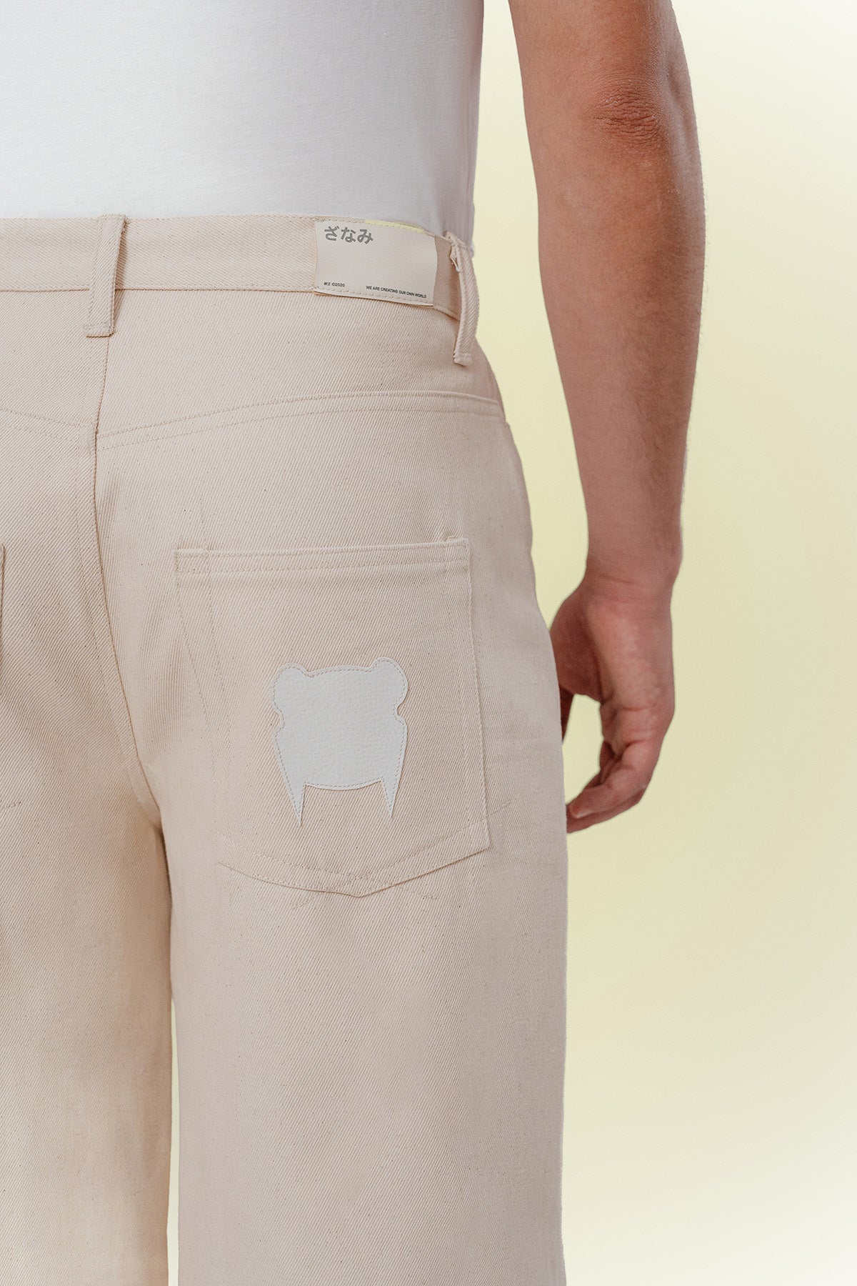 OVERSIZE BASIC BEIGE SHORTS